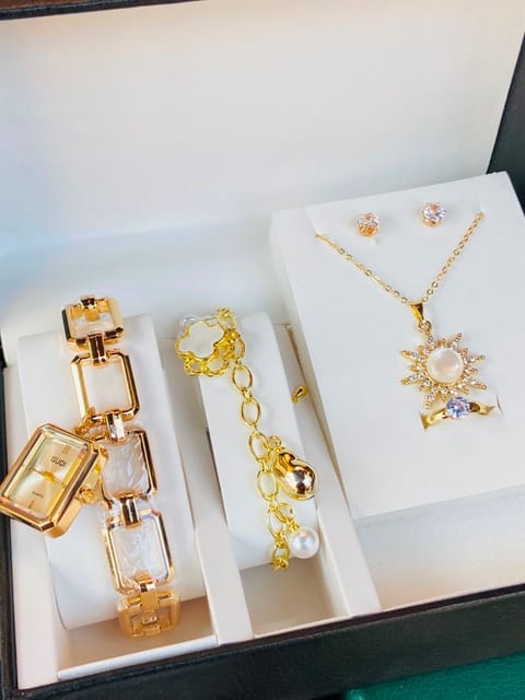 Gold Jewelry Set