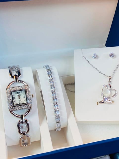 Elegant Jewelry Set