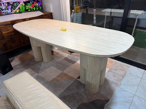 Table à manger moderne
