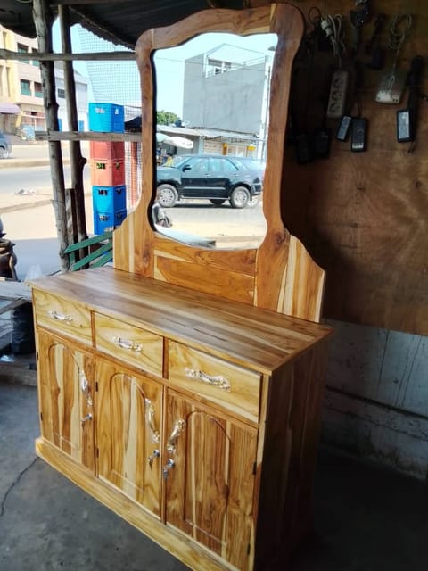Coiffeuse sans tabouret bois tec 