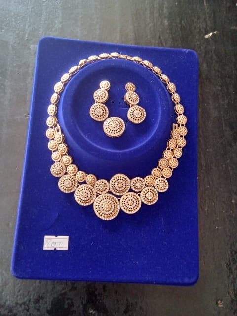 Chaine complet avec boucle d'oreilles 