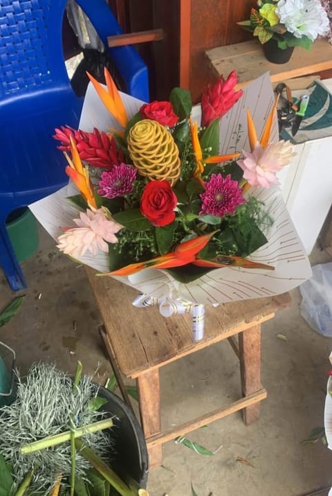 Bouquet de fleurs tropicales